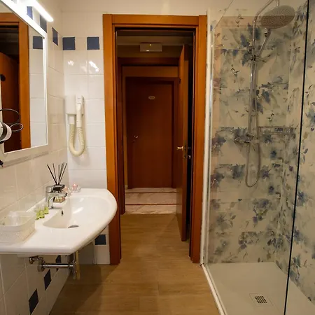 Dimora Adriana Hotel 3*