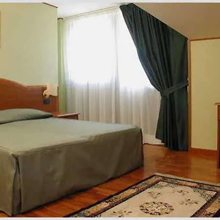 Hotel Dimora Adriana 3*